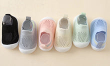 Load image into Gallery viewer, Breeze Walk Moccs