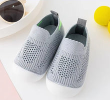 Load image into Gallery viewer, Breeze Walk Moccs