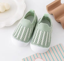 Load image into Gallery viewer, Soft Stride Moccs