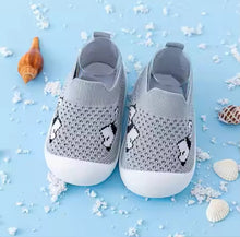 Load image into Gallery viewer, Panda Play Moccs