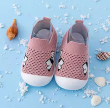 Load image into Gallery viewer, Panda Play Moccs