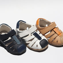 Load image into Gallery viewer, Jersey Leather Toddler Sandals – Comfortable and protective sandals for toddlers, featuring open sides for breathability, a closed-toe cage for anti-stub protection, and closed heels for added support. Designed in a classic style, these sandals are perfect for both boys and girls, offering durability and comfort for first walkers.