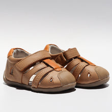 Load image into Gallery viewer, Jersey Leather Toddler Sandals – Comfortable and protective sandals for toddlers, featuring open sides for breathability, a closed-toe cage for anti-stub protection, and closed heels for added support. Designed in a classic style, these sandals are perfect for both boys and girls, offering durability and comfort for first walkers.